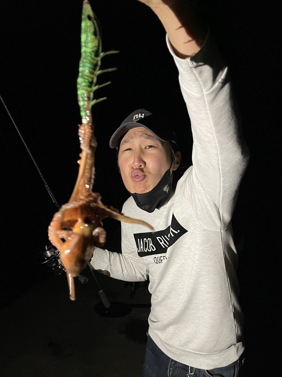 erukon8192's tweet photo. エギングってタコも釣れるのね笑 https://t.co/QvbyJXnw7d
