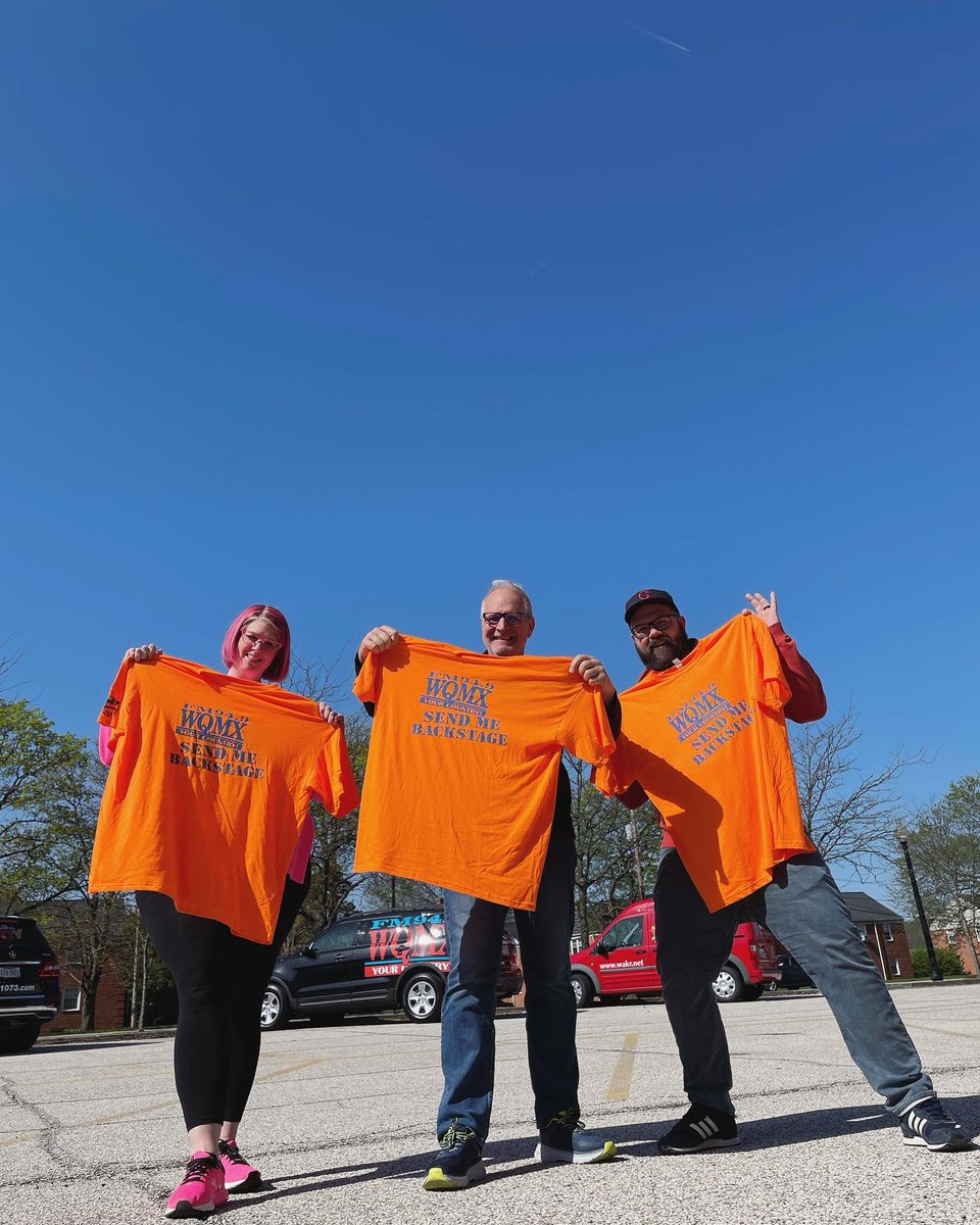 949WQMX's tweet photo. NEON ORANGE IS THE 2022 SEND ME BACKSTAGE SHIRT COLOR! 🍊🔥🎃🧶☄️💥🔥🍑🥕🧡
Check https://t.co/4vVHVZu5hc on where and when you can find WQMX out and about for Send Me Backstage Ticket Stops! #WQMX #NeonOrange #Throwback #Summer #CountryConcerts #SendMeBackstage #TicketStops https://t.co/lDYd75ziBb
