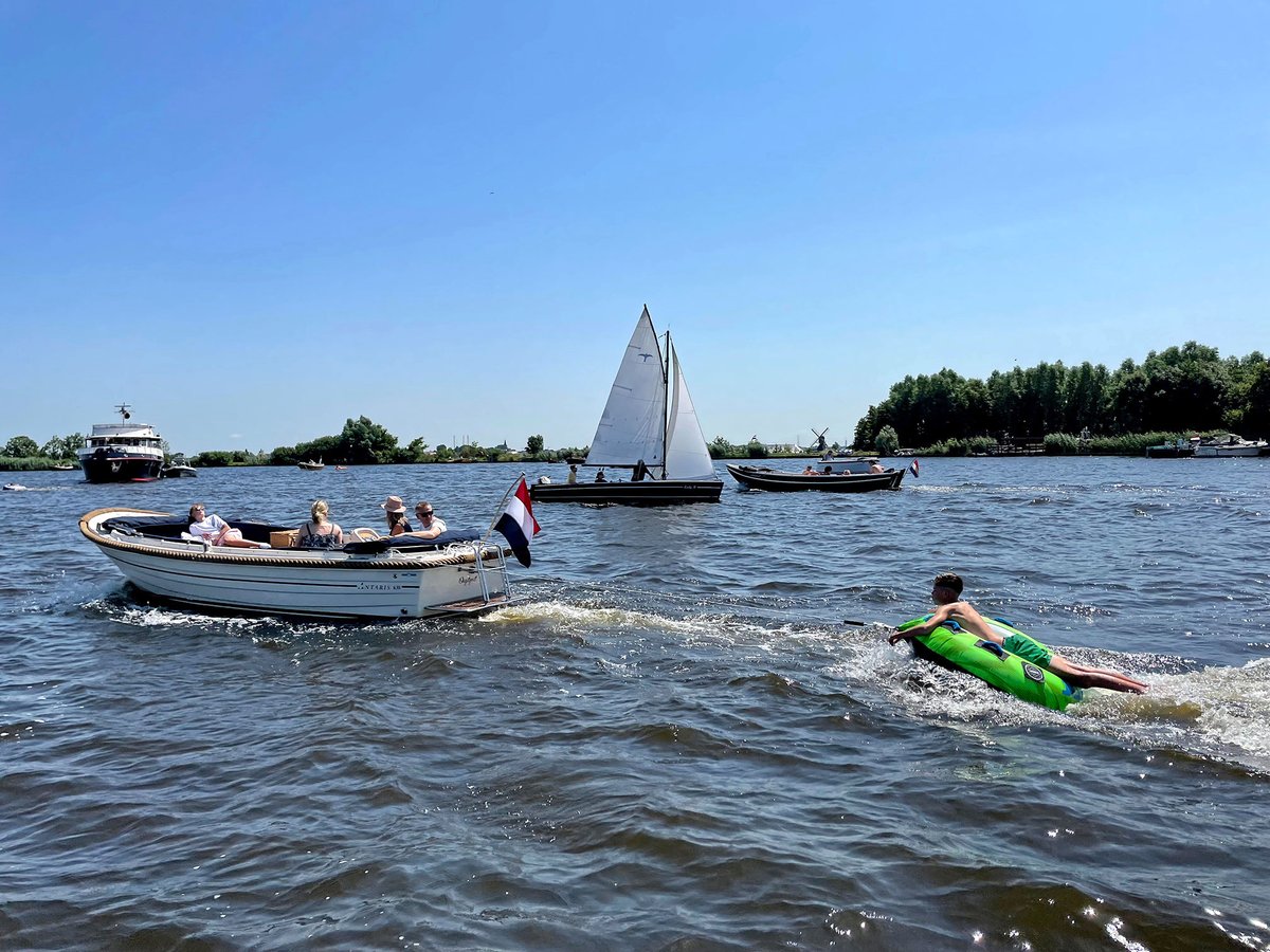 Watersport stijgt in #populariteit onder Nederlanders, kwart Nederlanders doet aan #watersport. Dit blijkt uit een nieuw #watersportonderzoek van <a href="/NBTC/">NBTC Nederlands Bureau voor Toerisme & Congressen</a> &amp; Waterrecreatie Nederland. Benieuwd naar de resultaten? Neem een kijkje op de website via: bit.ly/3F03OKH