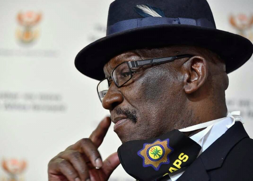 joy_zelda's tweet photo. BREAKING NEWS
Bheki Cele is behind Adv Teffo arrest Retweet if you agree 
#SenzoMeyiwatrial 
Kelly Khumalo 
Akhumzi
Ghost Lady https://t.co/sQ6ugdpWQH