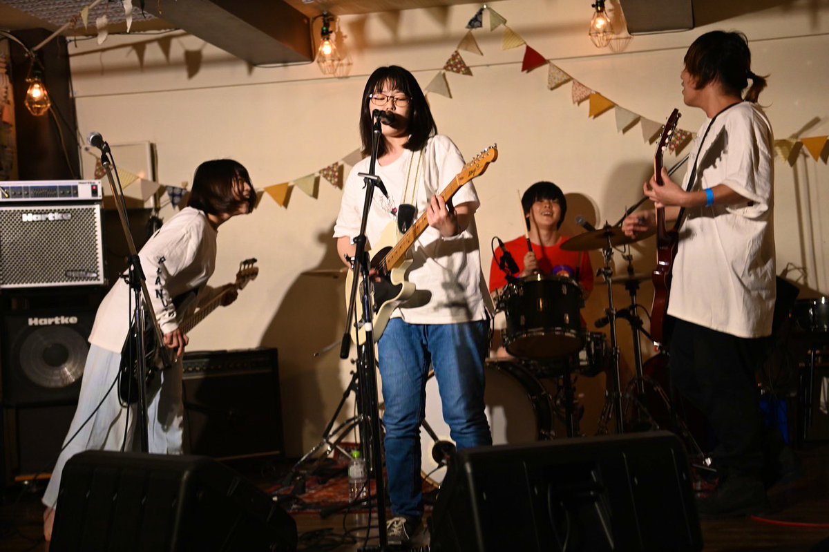 sentersepartboy's tweet photo. 【ありがとう💐】　

4ヶ月ぶりのライブでした！
新曲はどうでしたか？
楽しい時間をありがとう！

サポートDr.はまえかわ(@0330Shogo )
でした、ありがとう！

次回ライブは…
5/5(木) 「みんな仲良し！みんな友達！」楽しそうなライブだねえ
久しぶりの下北沢LIVEHOLIC‼️

🎫お取り置きはDMまで🎫 https://t.co/bW4Dn75de7