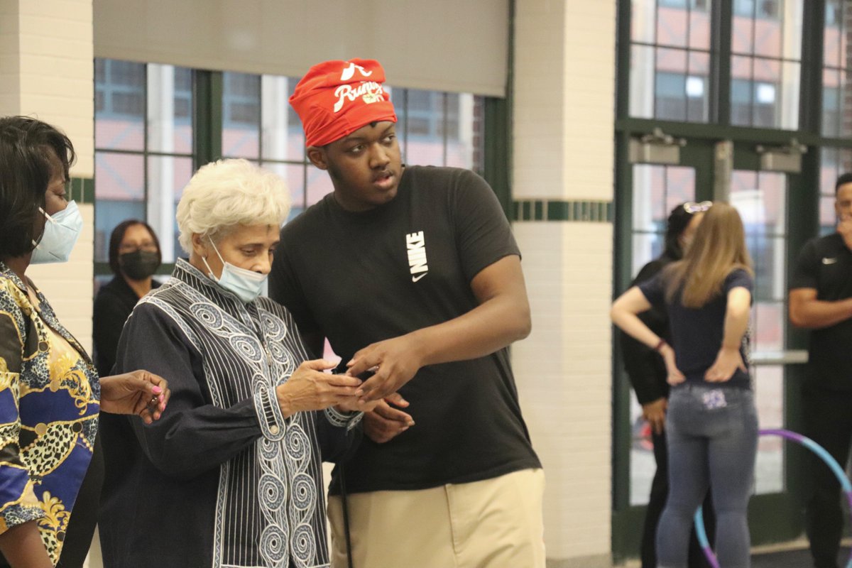 NormandySC1's tweet photo. A first-of-its-kind STEAM program is taking flight at Normandy High School, inspiring students to pursue STEM careers. NHS is the first @WOZEDK12 Pathways school in Missouri. Read more here: https://t.co/Z4VO7GVzU0
#NormandyStrong #NormandyNext #VikingPride #STEMeducation https://t.co/JPivqdy41H
