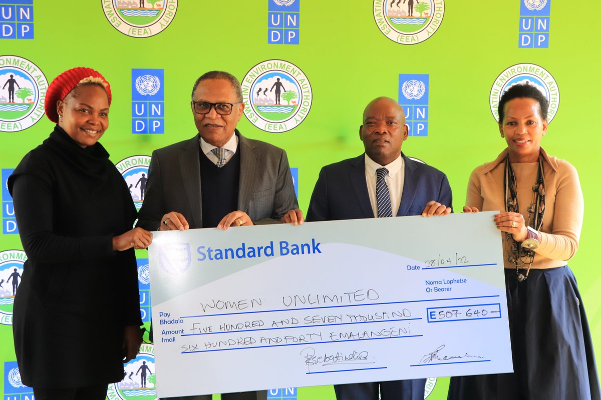 UNDPEswatini's tweet photo. Six organizations were awarded a total of E3.9 million ($210 000) in grants for community-based waste management solutions and income generation initiatives under a @UNDPEswatini supported initiative. More on the story here: https://t.co/rL3YQ73plI #BuldingForwardBetter https://t.co/TrBIV2danK