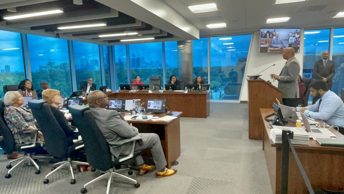 TSUMensHoops's tweet photo. Our Tigers were honored for their 2022 SWAC Championship at the TSU Board of Regents meeting this morning❗️🏆

#BeLegendary #GoTigers |@TexasSouthern @TXSOTigers @CoachJohnnyJ12 https://t.co/Avi5k352TE