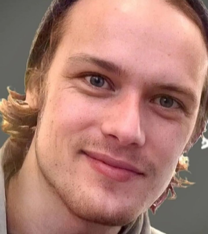 DailyHeughan's tweet photo. https://t.co/F0jLv5e71g