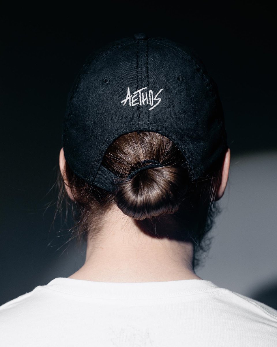 AethosApparel's tweet photo. CURIO | Devos Dad Hat ⚫️ ⚫️
——————————————
These harts are super clean. Extremely happy with how they look. If you want to spice up your wardrobe with order and chaos, support me by picking one up today! #accessories #dadhat #altfashion #aethos #digitalart #photography https://t.co/dLMkzhKhyh
