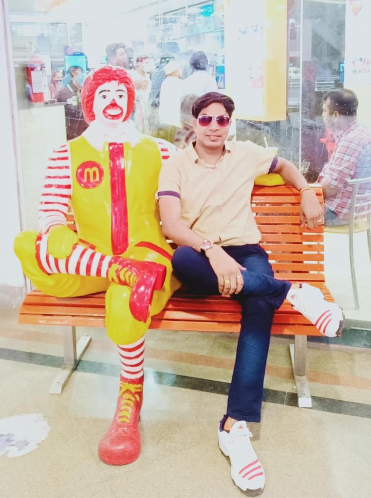 RevatSi47338582's tweet photo. 🙅Don’t wait for ✨ things to get easier, simpler or better. 🌍 Life will always be 🤔complicated. Learn to be happy 🥰 right now.👍 Otherwise you’ll run out of time.⏰
.
.
📸 @Forum celebration Mall , Udaipur.🏤
.
.
#celebratelife 🤘
#staypositive 🤗
#learntobehappy🥰 https://t.co/9cqx7JBsO5