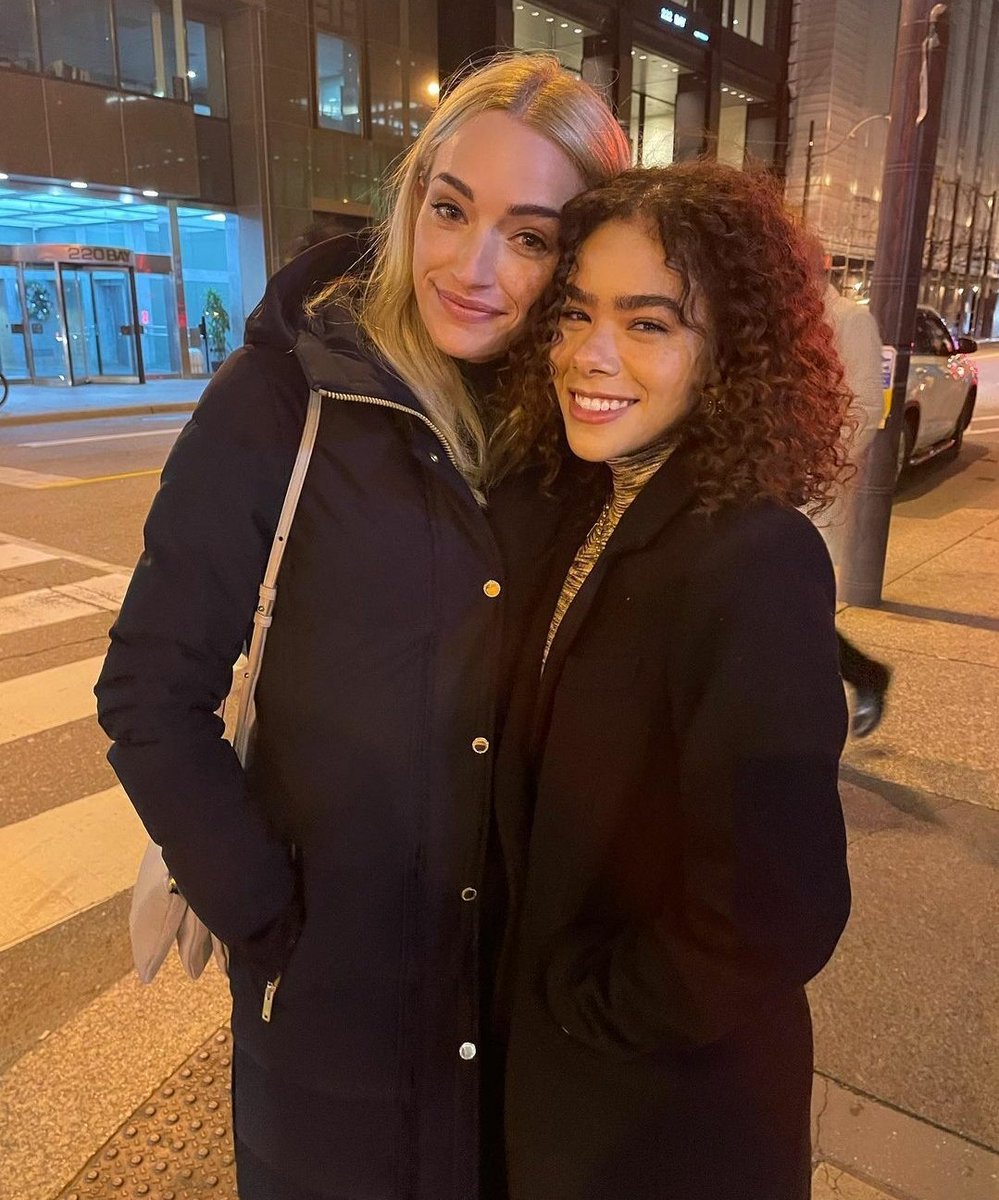 SeriesTWBZ's tweet photo. As filmagens da 2ª temporada de Ginny &amp; Georgia foram finalizadas. https://t.co/FMELnrBsEy