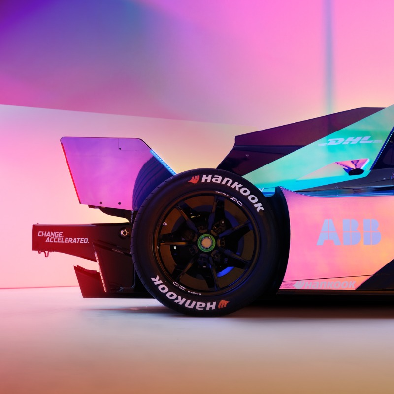 FIAFormulaE's tweet photo. Welcome to Gen3.

The fastest, lightest, most powerful and efficient electric race car ever built.

#ChangeAccelerated