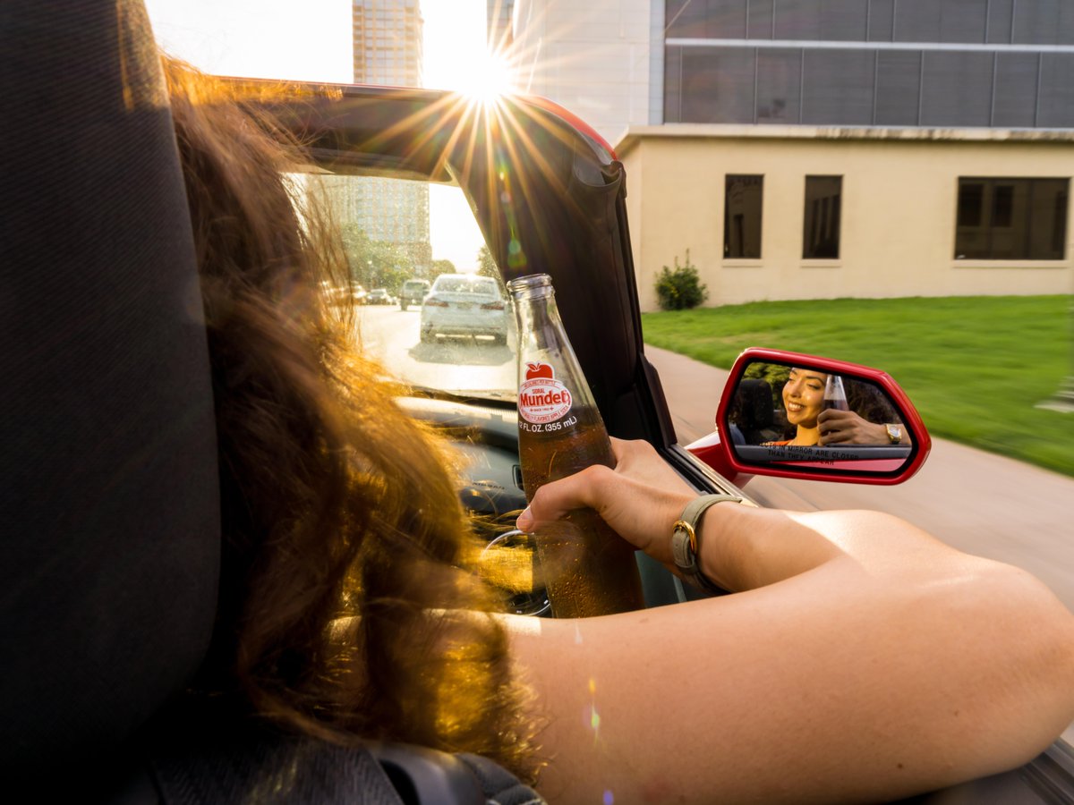 SidralMundet's tweet photo. Tops down, caps off!
#apple #soda #cruisin https://t.co/xM4I25On83