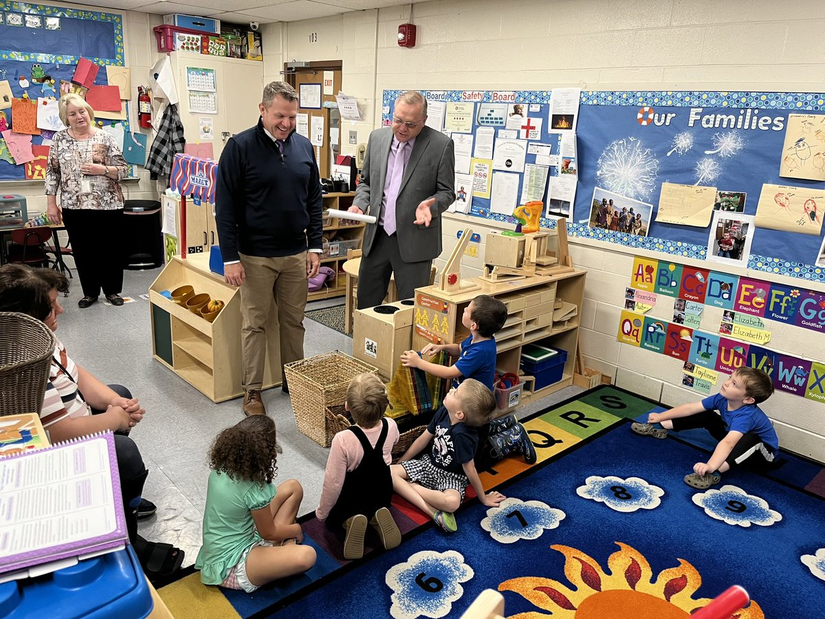 tkonz's tweet photo. Excited to be in Booneville visiting @OwsleySchools with @KYCommishGlass today! We are touring the Early Head Start and Head Start classrooms now. #KyEd #UnitedWeLearnKY https://t.co/zGkvwbR67z