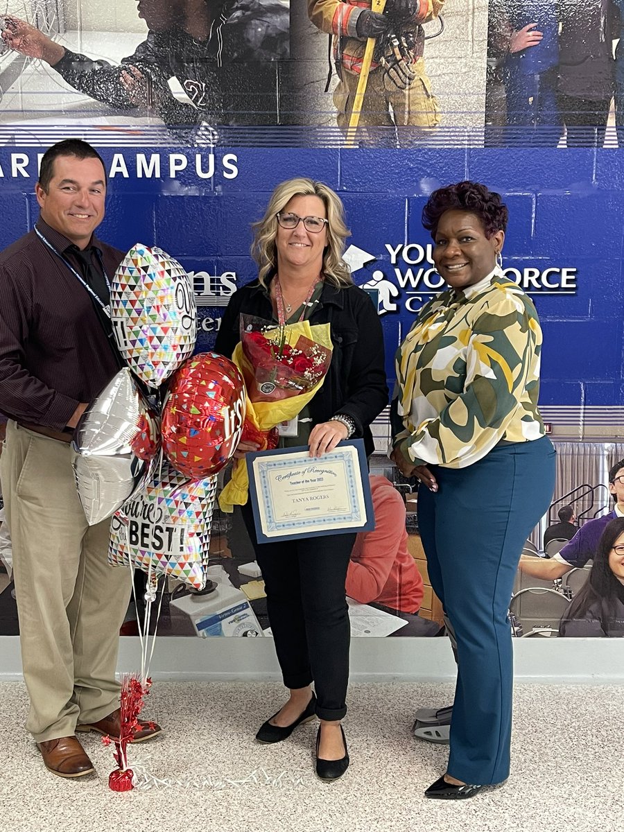 NHREC_CTE_BF's tweet photo. Congratulations to Tanya Rogers for being selected as the Butler Farm Teacher of the Year! ๐ Ms Rogers has been teaching #Cosmetology at #NHREC for 9 years. The students & staff are thankful to have her. #BoldlyServing #WeAreNewHorizons @NHREC_VA @TRogers_Cosmo https://t.co/5106jDeHKr