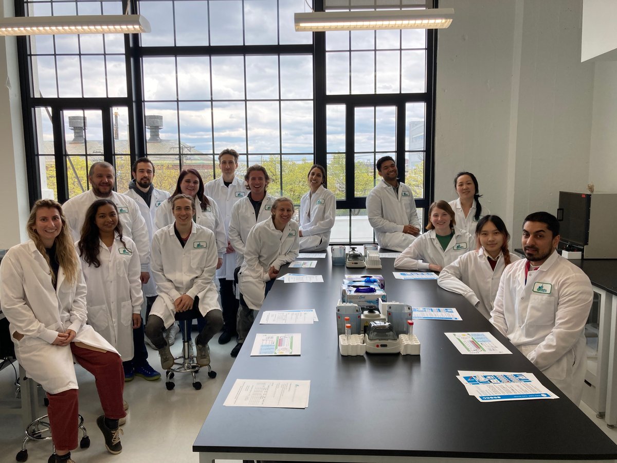 SystemsSally's tweet photo. Look at the @Ginkgo digital tech teams who spent the last 5 days in our #BioBuilder Learning Lab getting up to speed on strain engineering. Their coding superpowers now include programming cells with #DNA. #crosstraining #upskillng https://t.co/5czDNhtgRo