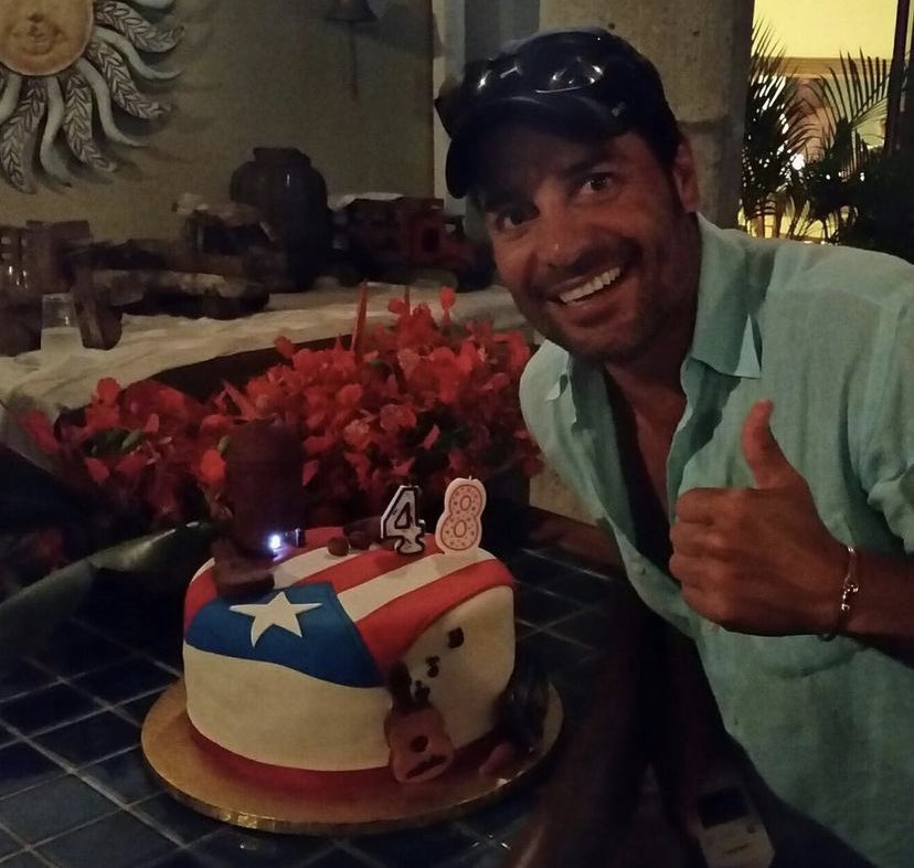 kdecasillas's tweet photo. Que los bizcochos de Chayanne siempre sean con temática de Puerto Rico es algo que explota el corazón 🥺 https://t.co/Ud5ZUTM8C9
