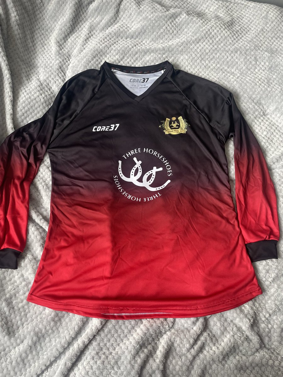 Did someone say new kit day ? 😍 Fresh new look for a fresh start next season 
More big news in the coming weeks 
Onwards and upwards!!

UPTHESHOES⚫️⚪️⚫️⚪️