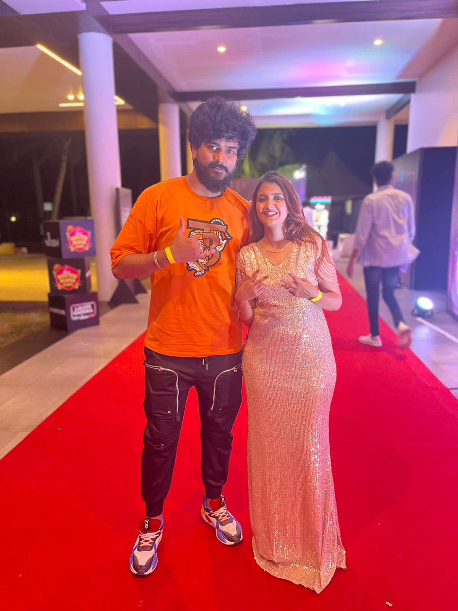 An evening spent well with these sweethearts 😘😘 <a href="/itiacharya/">iti acharya</a> @BrogowdaS and Pavi Padukone