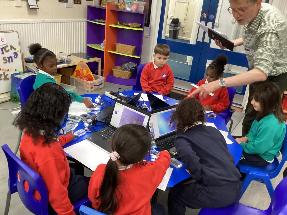 LarkHallPrimary's tweet photo. Reception learnt so much during their CLC visit ‘Exploring Minibeasts’ linked to our new ‘Shrubs and Bugs topic’. #lheyfs2122 #lhtower #lhlondon #lhstu #lhcomputing #lhua @LdnCLC https://t.co/Zv21vQFw9E