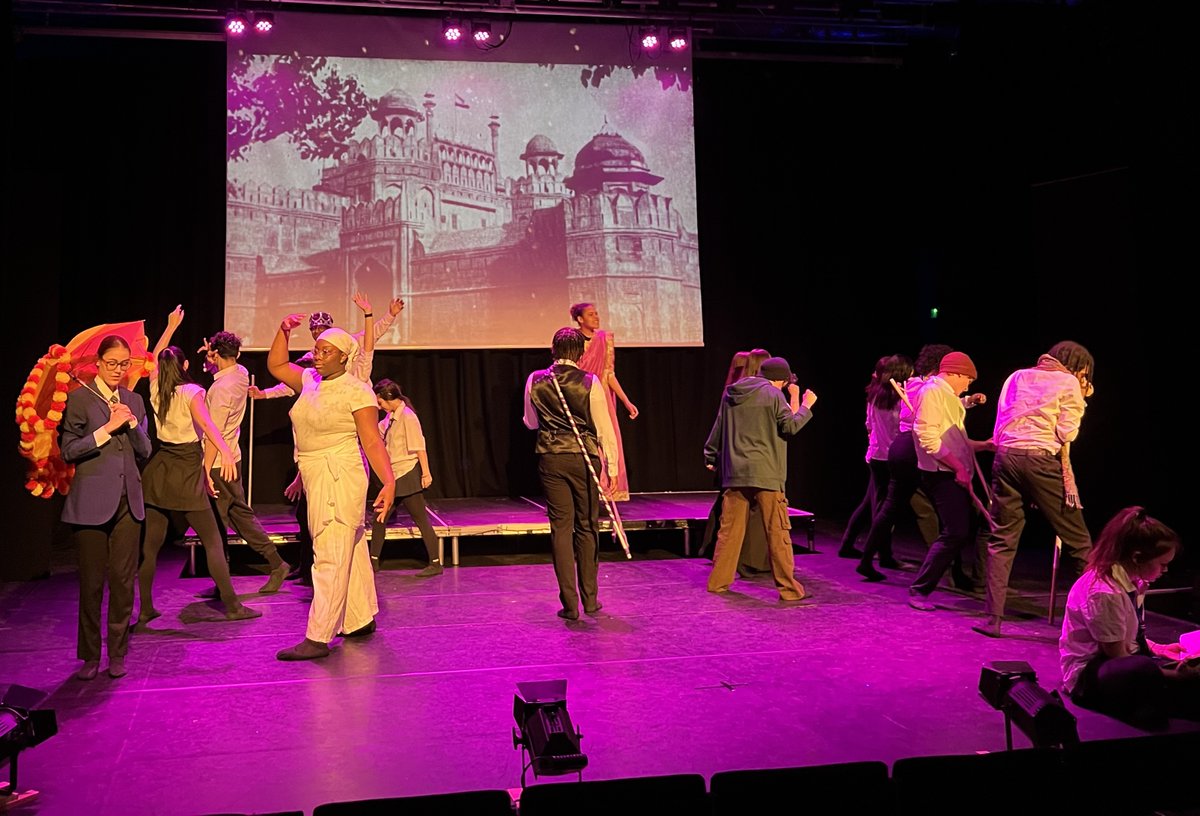citywestcollege's tweet photo. We are extremely proud of our UAL Level 3 Performing Arts students who performed The Ramayana Reset at @artsdepot last night, as part of @NTConnections festival. The show was a sell out and the performance electric. Congratulations to all involved!
#NTConnections2022 https://t.co/aFWQdBblyI