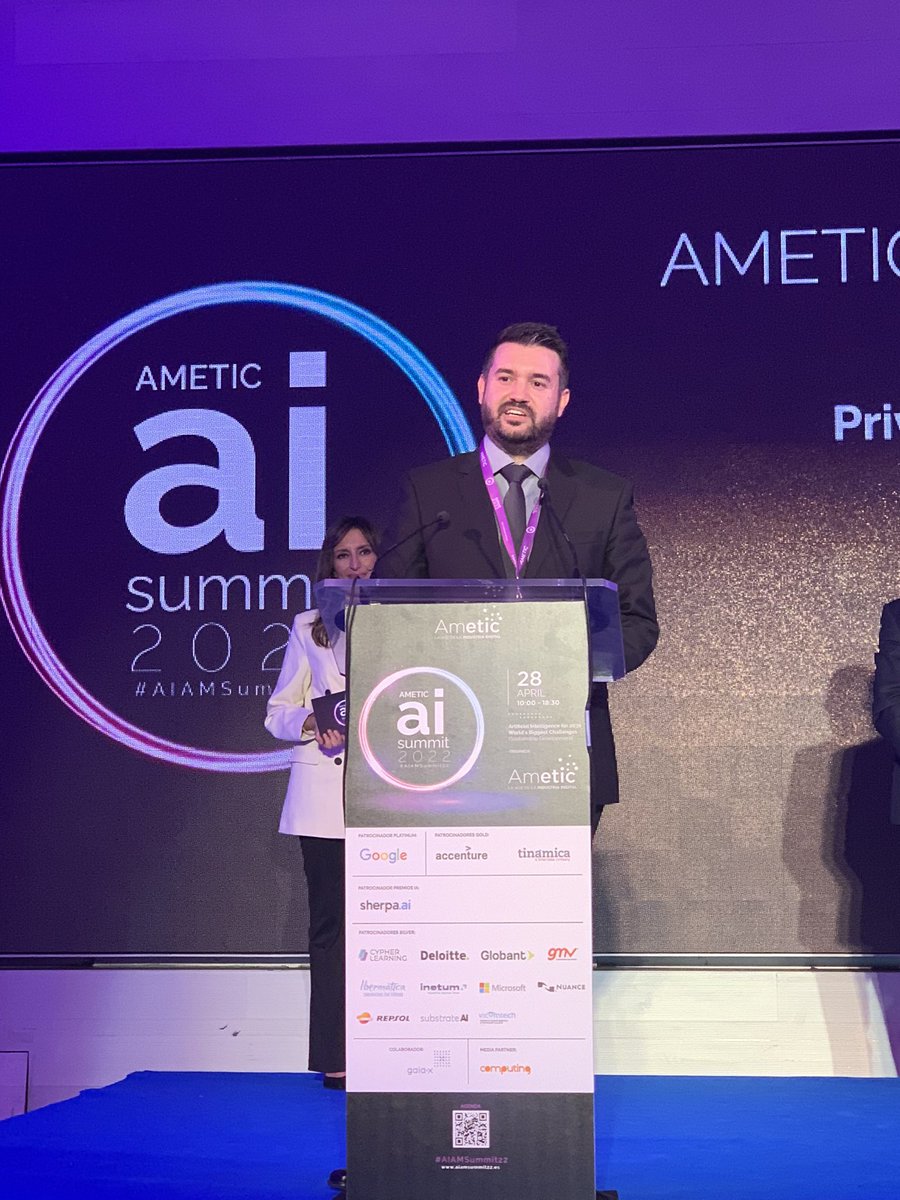 AMETIC_es's tweet photo. 🏆 Y el AMETIC AI Award en la categoría "Private use &amp; application AI Award" es para...

@seresco 

🔹Hace entrega del premio:
Pedro Mier, Presidente @AMETIC_es 
#AIAMSummit22 https://t.co/6d9R1EHOZZ