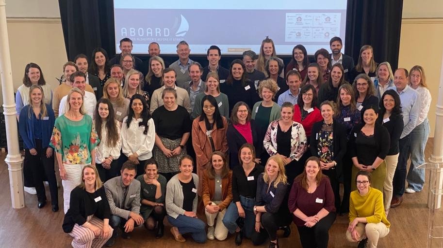 AlzheimerAms's tweet photo. ⛵ Vandaag ontmoet het ABOARD-consortium elkaar in Utrecht voor de Spring meeting. De dag staat in het teken van “de patiëntreis van de toekomst.” Benieuwd naar het #ABOARD project? Ga dan naar: https://t.co/AYvMb1MNJf. #personalizedmedicine #patientorchestratedcare https://t.co/f7Qc94GSvb