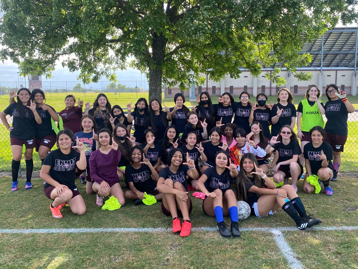 Did you know that Ennis Junior High is now offering SOCCER as a sport for both boys and girls?! This group of 7th and 8th graders are the first ever girls soccer teams to play for EJHS! We are so proud of our Young Lady Lions! 🙌👏⚽🥅
#LadyLionsSoccer #EJHS #EnnisPride