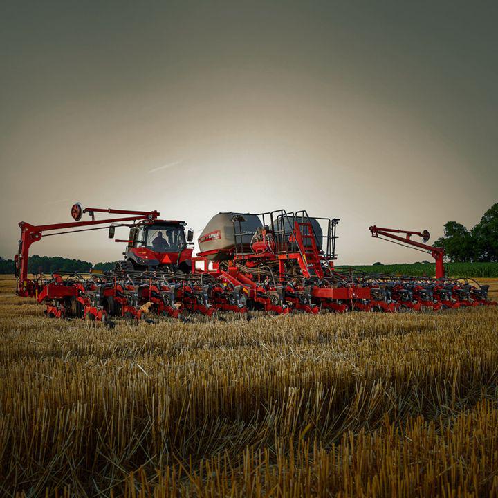 CrownPowerEquip's tweet photo. The agronomic benefits of split-row planting + greater in-field productivity. See what the new Early Riser 2150S front-fold trailing planter can do for your operation. https://t.co/InZqaBfU2T https://t.co/w1LogS7rjz