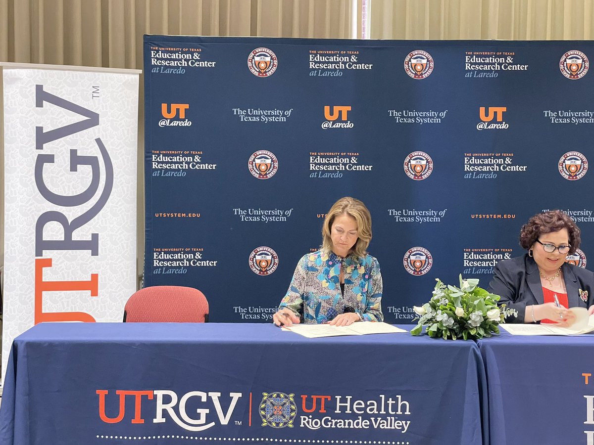 PatrickG_UTRGV's tweet photo. Celebrating the expansion of the UTRGV School of Social Work at the UT Education and Research Center in Laredo.

UTRGV is excited to provide more academic programs for the center in the near future. #UTRGV #TheFutureOfTexas 
@UTRGV @UTCenterLaredo @UTRGVLCCSW https://t.co/RVBBRoaroH