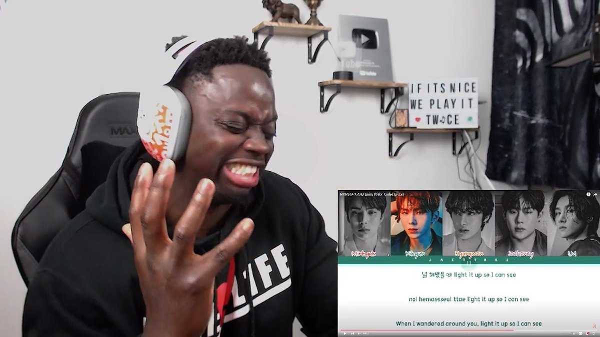 Musalovel1fe's tweet photo. MONSTA X - SHAPE OF LOVE [Full Album Reaction] https://t.co/0TiTmK9dnZ https://t.co/uIbconNKXD