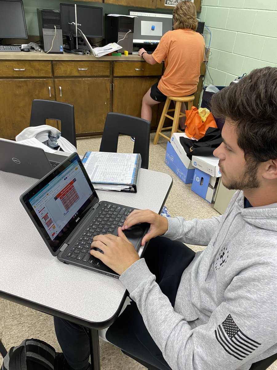 GHHS_batman's tweet photo. Doing last minute work on our final design!!! @CclineG @John_HoodGH @shanebarnette @CCBOEAL @uah_inspiress #STEM #teambatman https://t.co/qTxupbge69