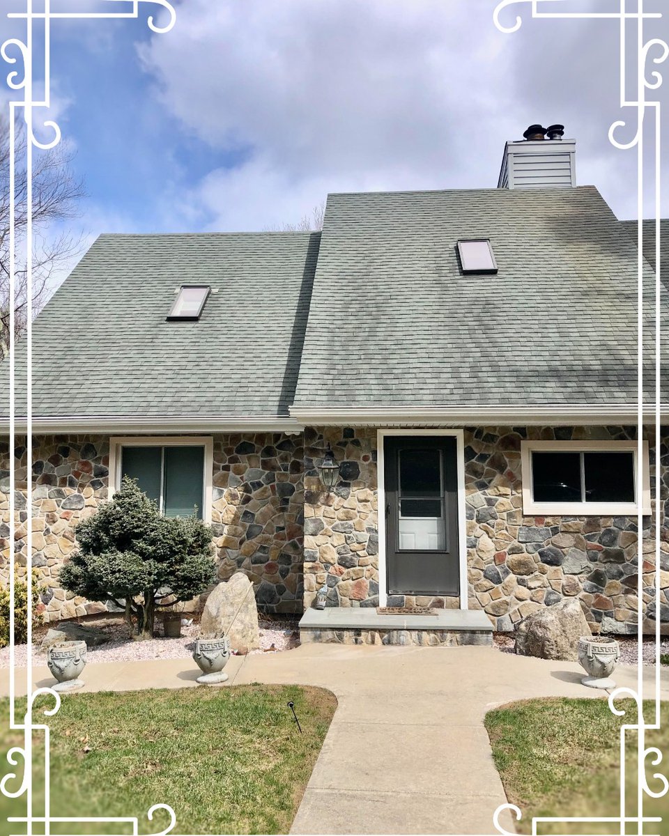 HR40Window's tweet photo. Happy customers in Glastonbury, CT got all new windows on their beautiful home installed by Peoples Products.  After shopping around they chose HR40 over leading competitors for the price, quality, great presentation and customer service.  https://t.co/XUFAW3Mriy
1-800-354-7660 https://t.co/XB718DfaRE