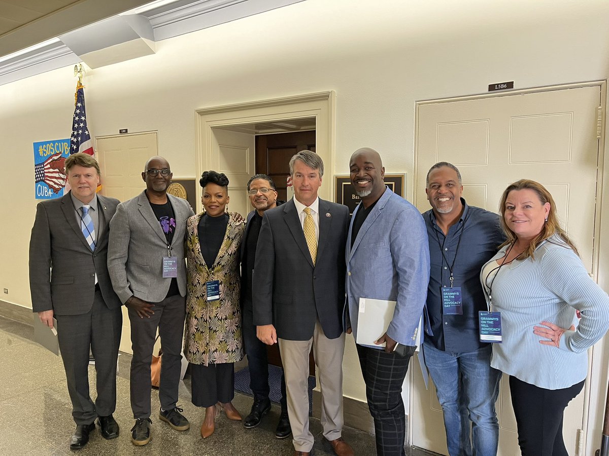 NeilDCrilly's tweet photo. Thank you Rep. Moore for meeting with us today on behalf of music makers! #GRAMMYsOnTheHill #supportmusic https://t.co/xrrDZuvtgN