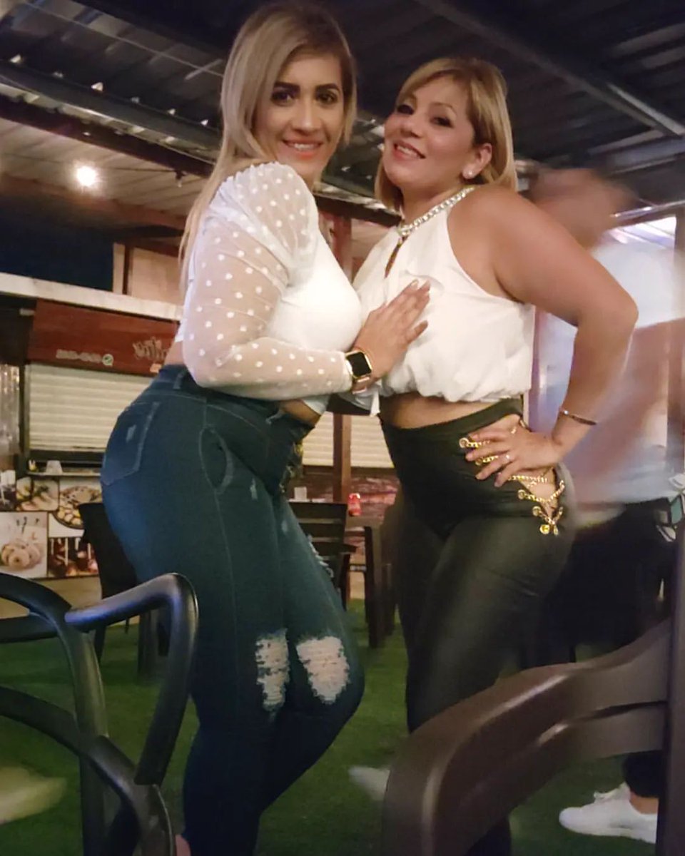 mayeldyponly's tweet photo. Disfrutando momentos 
  Sábado. Feliz de fiesta 
Con @edith2604
  #amistad @zonachill https://t.co/vZBarpXSFF