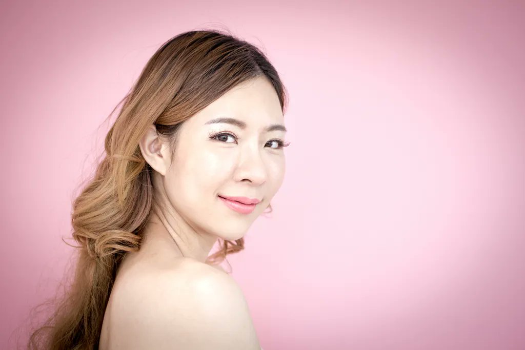 VanguardDermNY's tweet photo. Fraxel treatments provide a safe, effective, and non-invasive procedure that can take years off your appearance. It creates smoother, fresher, younger-looking skin with improved texture &amp; pore size while diminishing fine lines. Book your appointment today! https://t.co/DKNGLnWXRJ https://t.co/ZgJbCoHAxk