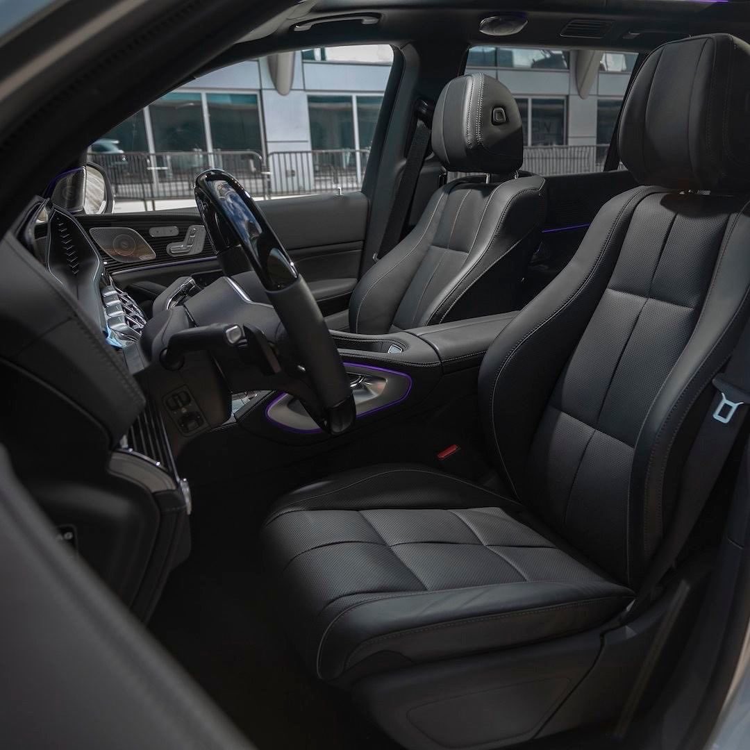 MercedesBenzUSA's tweet image. It’s two-toned, and it’s also too-toned. #Maybach #GLS #MBPhotoPass 
📸 Michael Shaffer