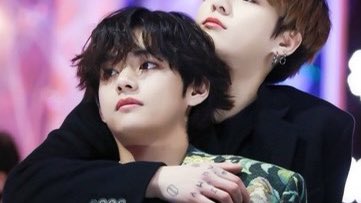 kkuktaes's tweet photo. “taehyung is mine”
🐰: “he’s mine” https://t.co/DxQPAlh4FH