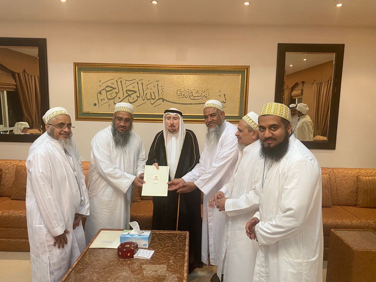 Bohras_MidEast's tweet photo. Our gratitude to H.E. Sheikh Ali Al Hashimi, Religious Advisor to the President of the #UAE for inviting @Dawoodi_Bohras of #AbuDhabi to his congregation. 
H.E. was pleased to receive the #Ramadan message from Sultan Al-Bohra, and even acknowledged Sultan’s contribution to Cairo. https://t.co/vAz4ODQDjd