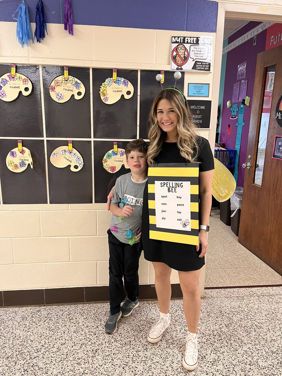 LearnWithMay's tweet image. Today is Wacky Word Day for #WordWeek 🤪🥳 Spelling Bee, Silly String and Onomatopoeia BOING!