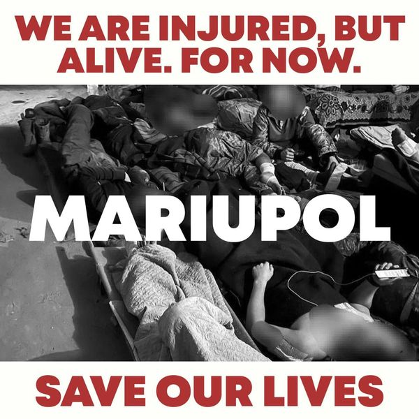 5anika's tweet photo. ‼️⚠️URGENT ⚠️‼️
Mariupol has no days❗️
It has HOURS only left to survive❗️
We call on the United Nations to open an urgent humanitarian corridor for wounded and civilians trapped in Mariupol and Azovstal plant IMMEDIATELY. 
#SaveMariupol https://t.co/KoHkj6YDO1