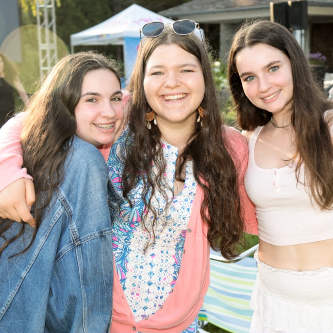 Jim_GenSOS's tweet photo. A great photo from our #BEFREEFESTIVAL last Summer. Impactful youth speakers, the one and only @Jax, and moments of true connection like this! #drugfree #letstalkaboutit https://t.co/kmOkNCxkuf