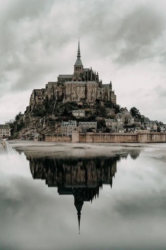 Here’s Your Guide To Visiting Mont Saint-Michel jetsettimes.com/countries/fran… #France #Europe #Travel Shoutout to: @ZaibatsuPlanet @adilsud @erasmus_paris @ftzjbr @GoatyG @vlanon @sommelier50 @Ntsindeicyaha @JMBUF @ClaudinePeuple @Seinemaritime76 @FurryFilmmaker @PlaceDeLeglise
