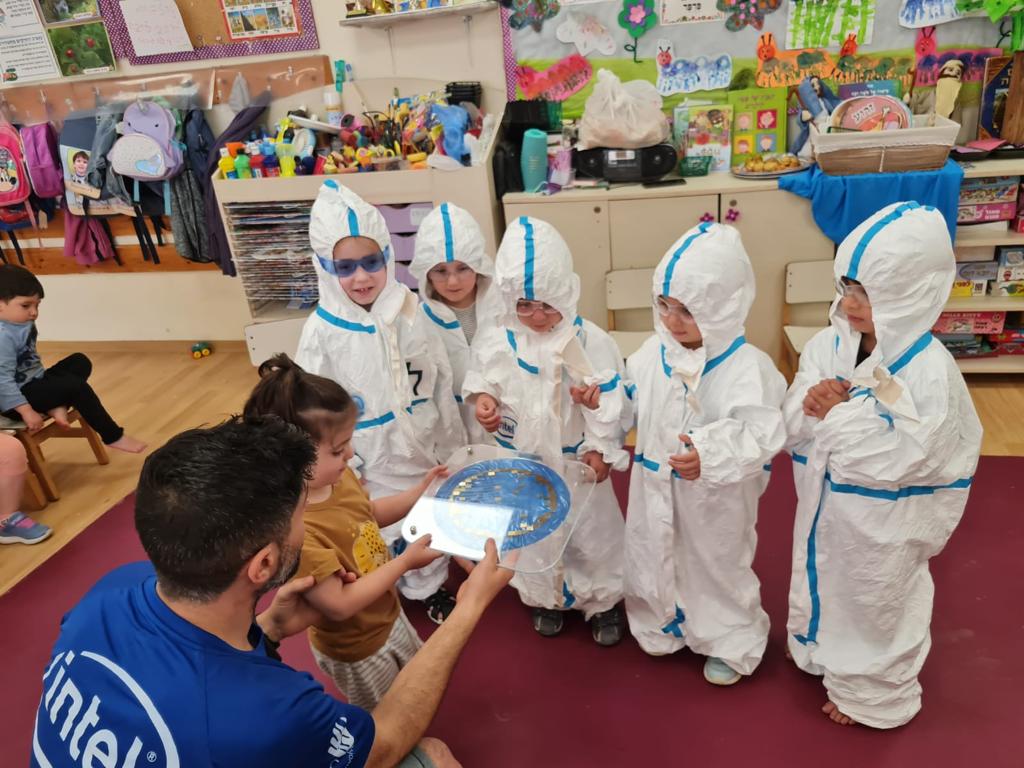 WeAreIntel tweet media