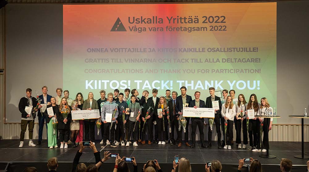 turonumminen's tweet photo. Nyt oli menoa yrittäjyydessä. Kiitos Uskalla Yrittää -tuomarit, jotka olivat kaksi päivää innostamassa ja sparraamassa nuoria sekä valitsemassa voittajia. Ping @JouhkiJouhki @CamiLaitinen @WilhelmLindholm  @minnaason , @Kalle_Kinnunen  @IhalainenMiikka
https://t.co/Hfzau4YMF4 https://t.co/7132Vtzn81