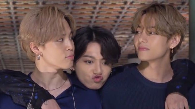 🐰: “jimin is mine” “taehyung is mine”