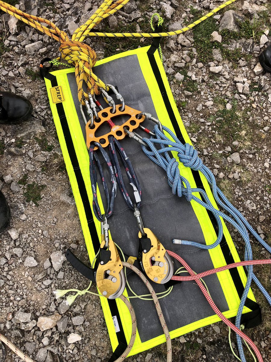 CliveBushMInSTR's tweet photo. While half of the team are away on the East - ran some training for the rest covering- SW rigging - vortex- stretcher to the separate tension line then lower 👍🏻👍🏻 #edgepro #Strep @lyonequipment @RuthLeeLtd @INTVNRESCUE @_ukro @fernoukltd #NLG https://t.co/fqqajATz5T