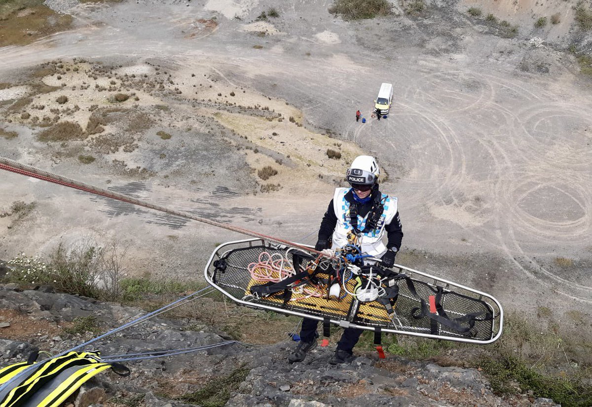 CliveBushMInSTR's tweet photo. While half of the team are away on the East - ran some training for the rest covering- SW rigging - vortex- stretcher to the separate tension line then lower 👍🏻👍🏻 #edgepro #Strep @lyonequipment @RuthLeeLtd @INTVNRESCUE @_ukro @fernoukltd #NLG https://t.co/fqqajATz5T