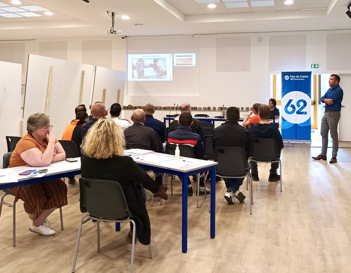 pasdecalais62's tweet photo. 👷🏻‍♀️Du 2 au 6 mai, le @pasdecalais62 et @poleemploi_HDF organisent "Les clés pour réussir - la semaine des #métiers pour les bénéficiaires du #RSA" 👍🏻Inscriptions encore disponibles auprès du Service Local Allocation Insertion ou des référents RSA 👉https://t.co/PPVRno4boe
#CSNE👇 https://t.co/tXNaNDVUGr
