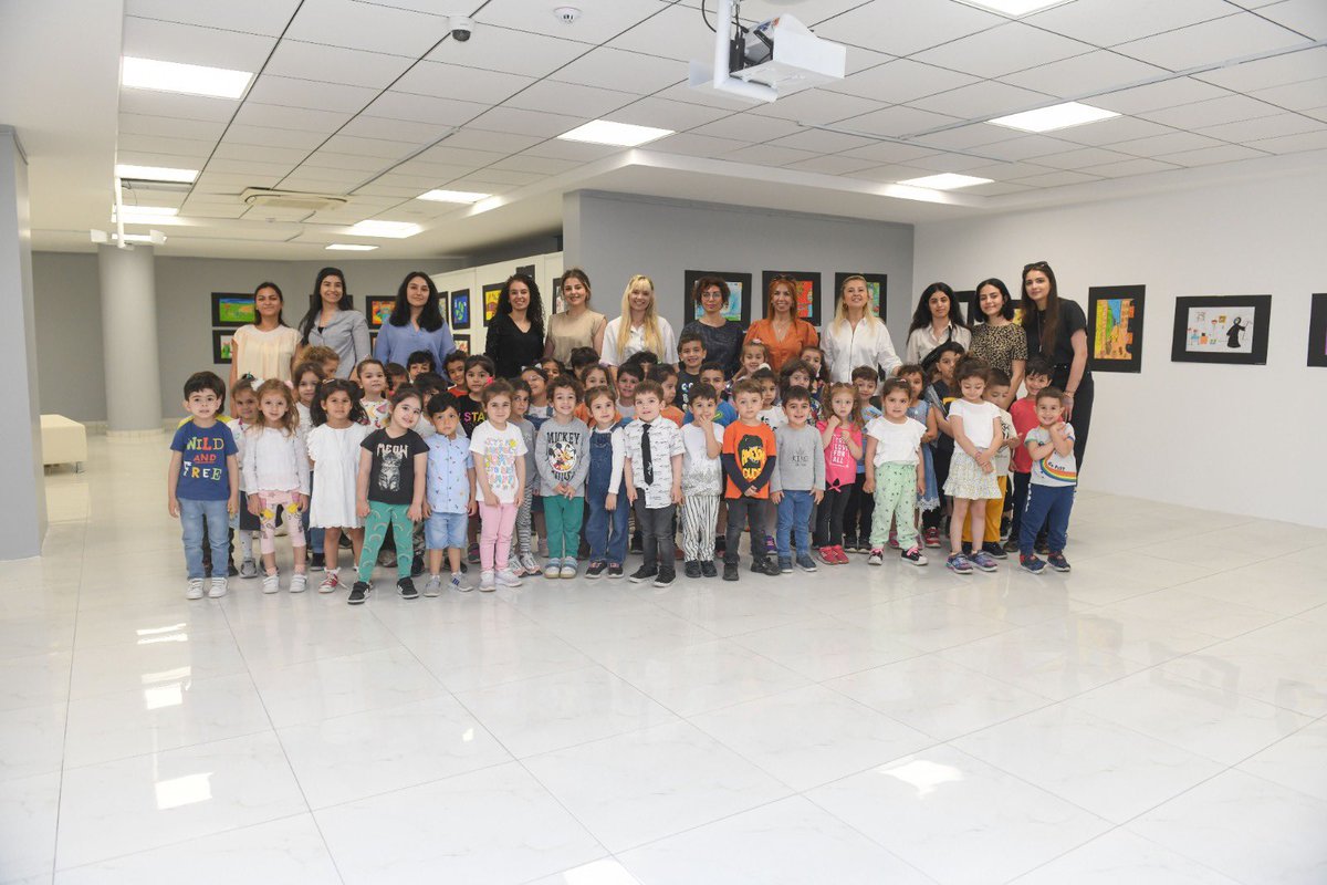 yenisehir_bel's tweet photo. Çocuklarımız sanatla buluşturuyor, gelecek için onlara ilham vermeye devam ediyoruz. Beceri Temelli Eğitim Merkezimiz #BETEM’in minik öğrencileri Frekans B sergimizi gezdi. ☺️ https://t.co/0TnIO5xJYq