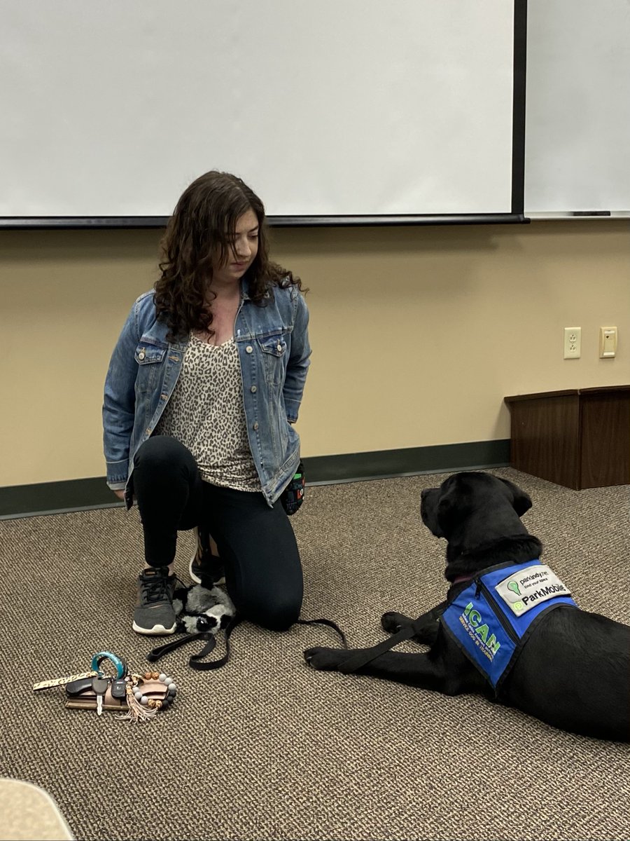 IWUcom's tweet image. Vada Hornocker, an Indiana Canine Assistant Network volunteer, spoke to Intro to Newswriting. Hornocker has been volunteering with ICAN for six years and today she spoke on training service dogs and introduced the class to Max, a dog in training. #ICAN #servicedogs #iwu #sojourn