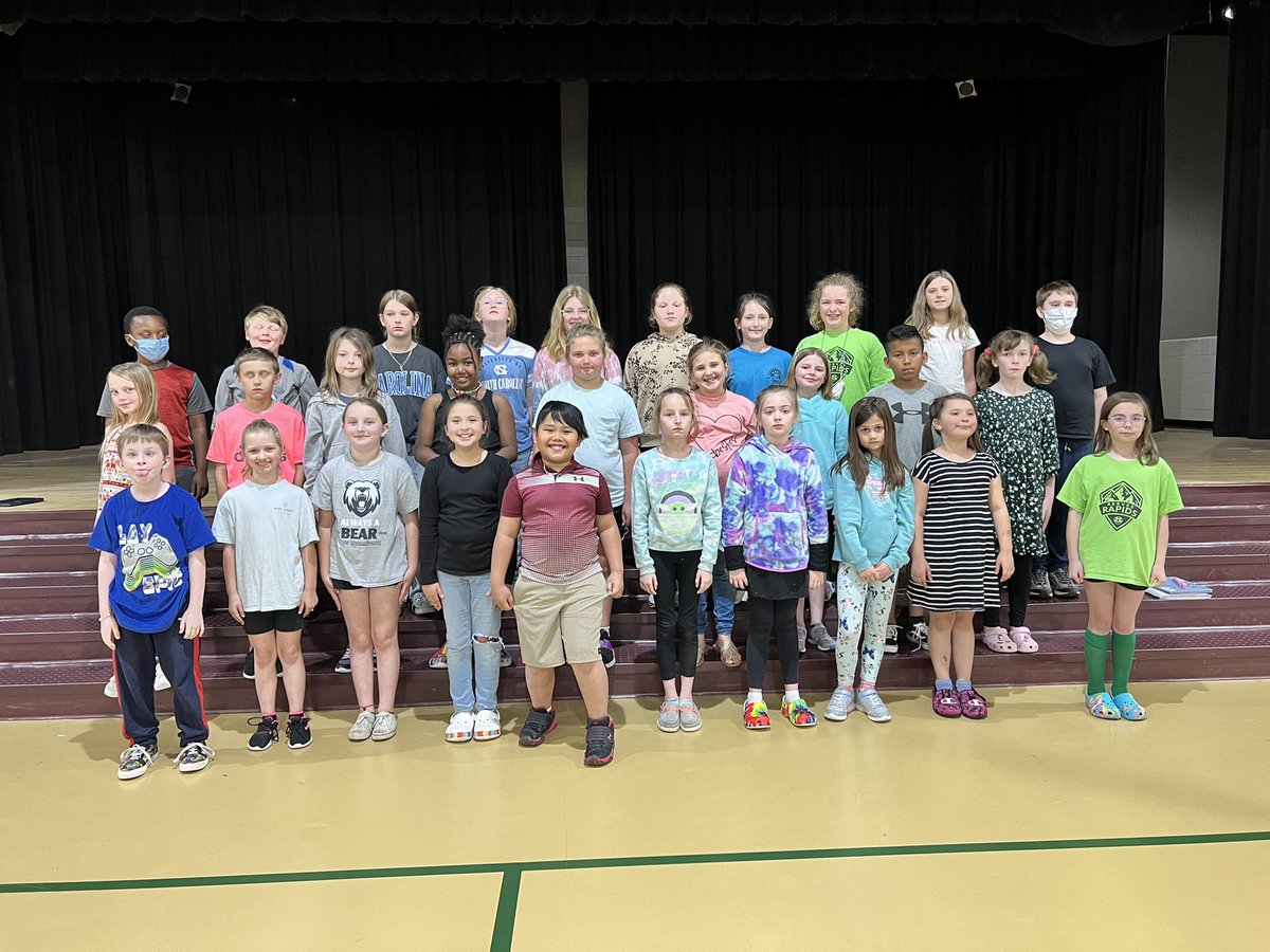 HHMACSMUSIC's tweet photo. We have made it to Carowinds and we are ready to sing!!! #HHMACSMUSIC https://t.co/6iZmRgSVcC