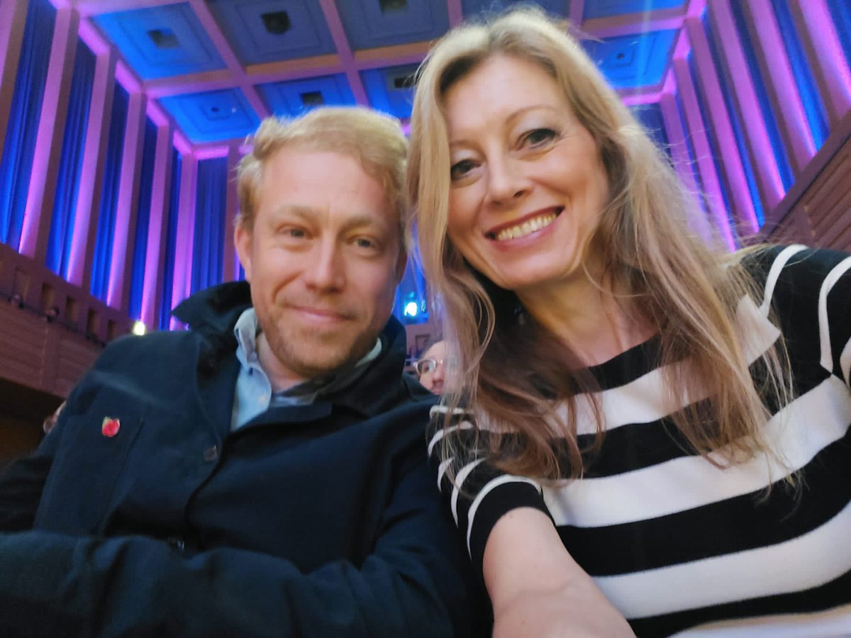 Gu881n5's tweet photo. When you bump into AdTech royalty known as @Joanna_Burton at @videoweek #NVF22 π https://t.co/L3q0kkGW9L
